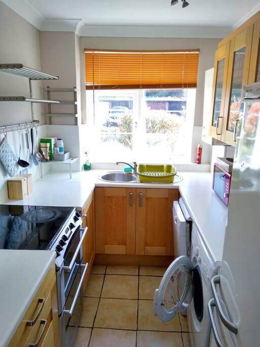 Ferienwohnung 2 Bed Flat Near Station With Parking&Comgarden Sutton  Exterior foto